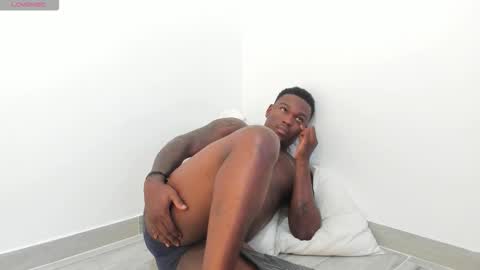 Snapshot of troykhalil chatting on November 18, 2025, 10:36 pm Troy Khalil online show from November 18, 2025, 10:36 pm