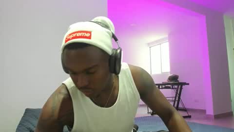 Snapshot of troykhalil chatting on December 16, 2025, 9:53 pm Troy Khalil online show from December 16, 2025, 9:53 pm