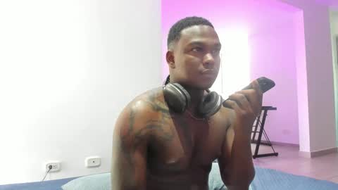 Snapshot of troykhalil chatting on December 18, 2025, 8:59 pm Troy Khalil online show from December 18, 2025, 8:59 pm