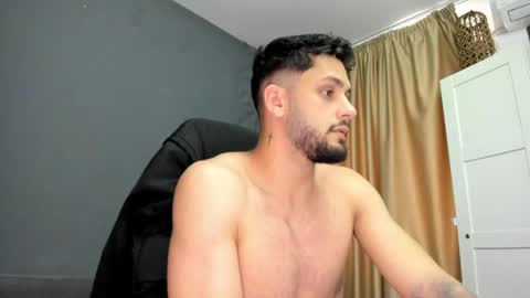 Snapshot of troywade chatting on June 5, 2026, 6:52 am TroyWade online show from June 5, 2026, 6:52 am