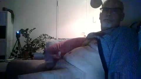 Snapshot of trukturk chatting on December 4, 2025, 9:34 pm trukturk online show from December 4, 2025, 9:34 pm