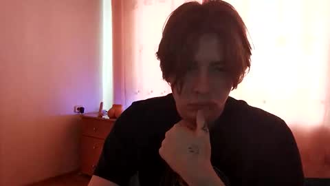 Snapshot of trypophob1a chatting on January 29, 2025, 6:33 am Emilum online show from January 29, 2025, 6:33 am