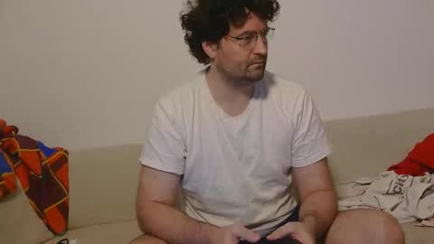 Snapshot of tsartan111 chatting on November 25, 2025, 3:34 pm tsartan111 online show from November 25, 2025, 3:34 pm