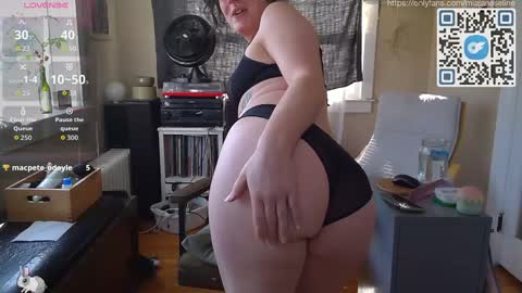 Mia-Jane Seline online show from November 8, 2025, 4:07 pm