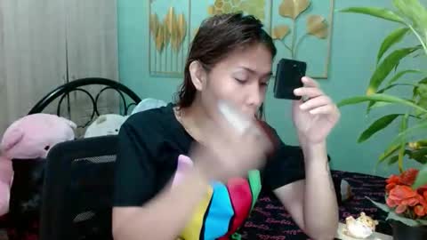 Snapshot of tsempress chatting on November 4, 2025, 6:40 pm SHENA online show from November 4, 2025, 6:40 pm