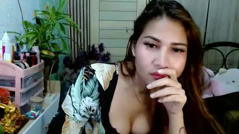 Snapshot of tsempress chatting on December 5, 2025, 3:30 pm SHENA online show from December 5, 2025, 3:30 pm