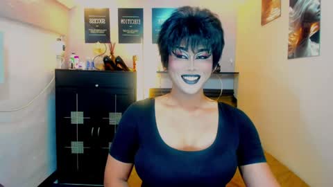 Snapshot of tsmamahmerslove chatting on May 4, 2026, 9:22 pm Nicoleeee online show from May 4, 2026, 9:22 pm