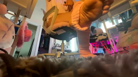 MOCHI NEXT DOOR online show from February 5, 2026, 5:28 pm