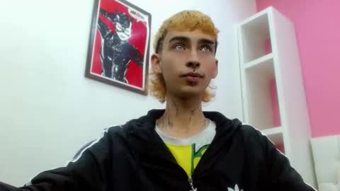 Snapshot of ttimy_x_boy chatting on March 4, 2026, 7:20 pm ttimy online show from March 4, 2026, 7:20 pm