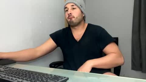 Snapshot of tuamante000 chatting on December 4, 2024, 5:05 am Stimulation make me Cum in Public or in Pvt online show from December 4, 2024, 5:05 am