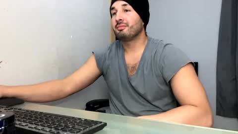 Snapshot of tuamante000 chatting on December 5, 2024, 5:04 am Stimulation make me Cum in Public or in Pvt online show from December 5, 2024, 5:04 am