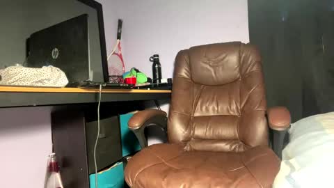 Snapshot of tuamante000 chatting on February 25, 2025, 3:16 pm Stimulation make me Cum in Public or in Pvt online show from February 25, 2025, 3:16 pm