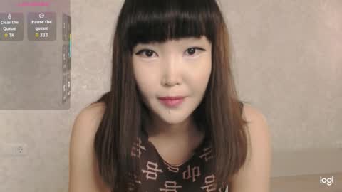 Snapshot of tumilio chatting on September 19, 2025, 1:34 pm TumiLio online show from September 19, 2025, 1:34 pm