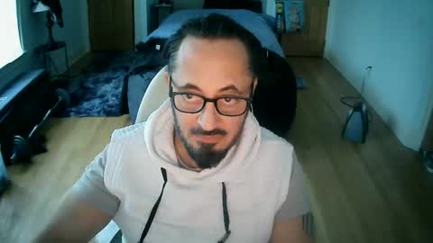 Snapshot of tuscan_taurus chatting on April 23, 2026, 10:25 am tuscan_taurus online show from April 23, 2026, 10:25 am