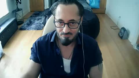 Snapshot of tuscan_taurus chatting on April 25, 2026, 1:41 pm tuscan_taurus online show from April 25, 2026, 1:41 pm