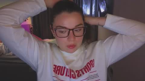 Ariana online show from November 23, 2025, 9:14 pm