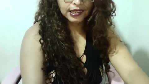 Snapshot of tuzusy chatting on January 28, 2025, 2:43 am tuzusy online show from January 28, 2025, 2:43 am