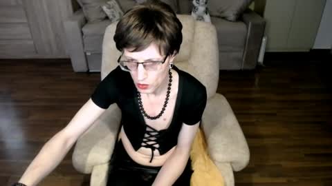 Snapshot of tvclementine chatting on April 17, 2026, 10:51 am Clementine online show from April 17, 2026, 10:51 am