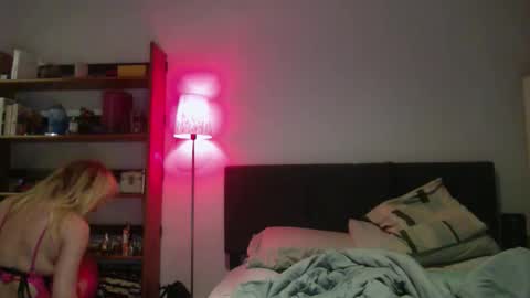 Snapshot of tvickyviktoriaofficial1 chatting on March 3, 2026, 12:28 am Tvickyviktoria online show from March 3, 2026, 12:28 am