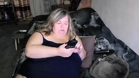 Lana online show from November 21, 2025, 10:03 am