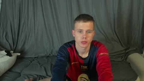 Angus online show from November 22, 2025, 7:51 am