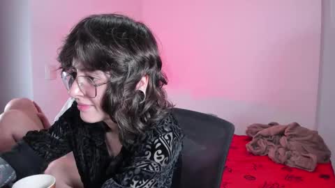 Eve  Lili online show from October 3, 2025, 12:18 am