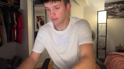 Snapshot of twink2048 chatting on December 16, 2025, 1:32 am twink2048 online show from December 16, 2025, 1:32 am