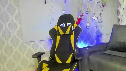 Dani online show from December 13, 2025, 7:53 pm