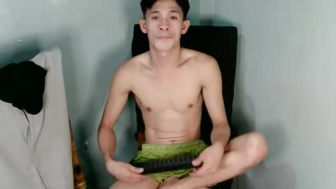 twink_lester online show from December 19, 2025, 9:38 am
