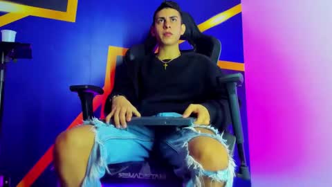 twink_scott19 online show from November 30, 2025, 4:49 am