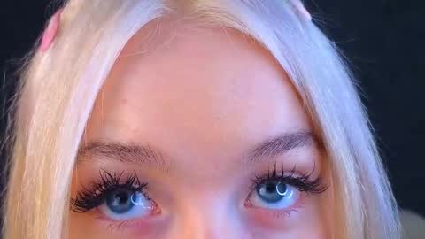 twinklefluff online show from March 11, 2025, 10:51 am