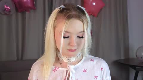 twinklefluff online show from December 4, 2025, 4:27 pm