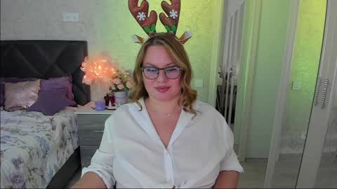 twinklingstar_ online show from December 25, 2024, 7:13 pm