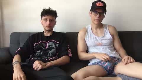 Snapshot of twinksguys360 chatting on October 14, 2025, 5:03 pm Derrick online show from October 14, 2025, 5:03 pm