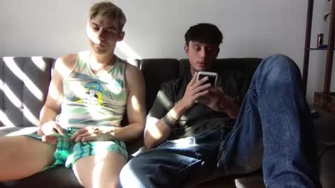 Snapshot of twinksguys360 chatting on November 15, 2025, 8:27 pm Derrick online show from November 15, 2025, 8:27 pm