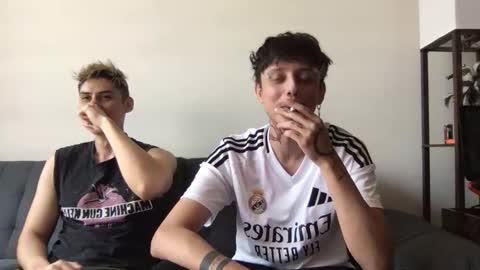 Snapshot of twinksguys360 chatting on November 18, 2025, 6:12 pm Derrick online show from November 18, 2025, 6:12 pm