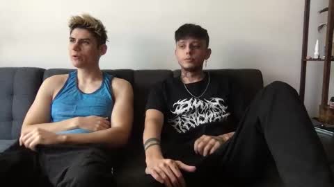 Snapshot of twinksguys360 chatting on November 27, 2025, 5:48 pm Derrick online show from November 27, 2025, 5:48 pm