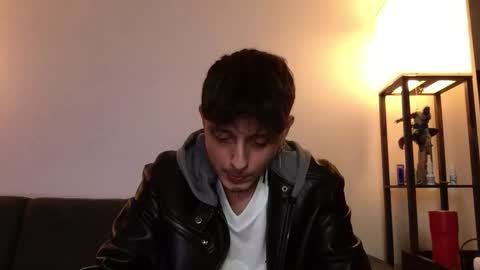 Snapshot of twinksguys360 chatting on December 3, 2025, 3:47 am Derrick online show from December 3, 2025, 3:47 am