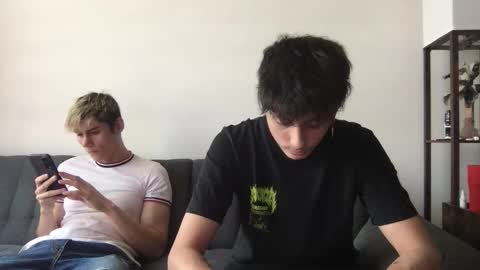 Snapshot of twinksguys360 chatting on January 7, 2026, 6:21 pm Derrick online show from January 7, 2026, 6:21 pm