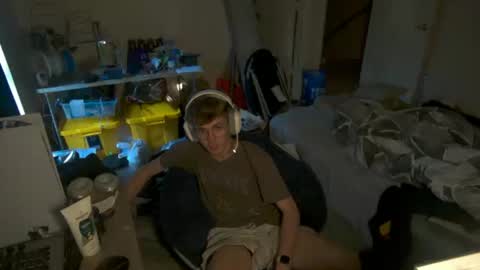 Snapshot of twinktools chatting on September 30, 2025, 7:19 pm shytwink online show from September 30, 2025, 7:19 pm