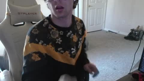 shytwink online show from February 16, 2026, 7:10 pm