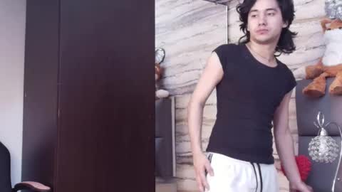 Snapshot of twinslovers_ chatting on June 2, 2026, 3:52 am twinslovers_ online show from June 2, 2026, 3:52 am