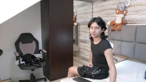 Snapshot of twinslovers_ chatting on June 9, 2026, 4:24 am twinslovers_ online show from June 9, 2026, 4:24 am