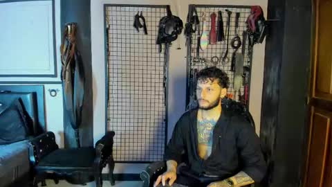 Clio  Tadeo online show from March 15, 2026, 5:02 am