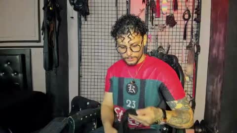 Snapshot of twisted_fantasy_ chatting on May 12, 2026, 3:03 am Clio Tadeo online show from May 12, 2026, 3:03 am