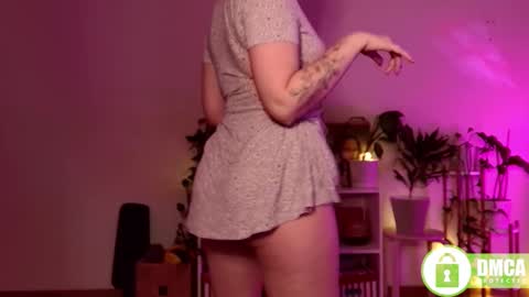 Snapshot of twix_girl chatting on February 10, 2025, 6:35 pm Stranger online show from February 10, 2025, 6:35 pm