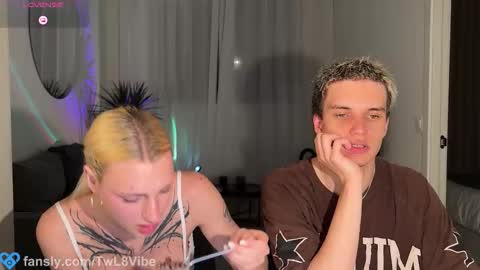 Molly and Nick online show from March 18, 2026, 10:46 pm