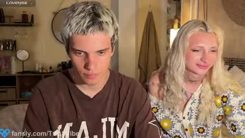 Snapshot of twl8vibe chatting on April 20, 2026, 8:21 pm Molly and Nick online show from April 20, 2026, 8:21 pm