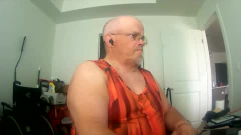 Snapshot of two_wheels_two_balls chatting on May 29, 2026, 6:28 pm two_wheels_two_balls online show from May 29, 2026, 6:28 pm
