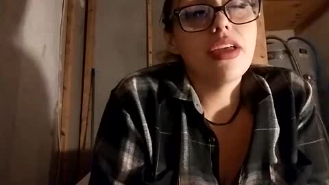 Twocrazy85 online show from November 17, 2025, 6:08 am